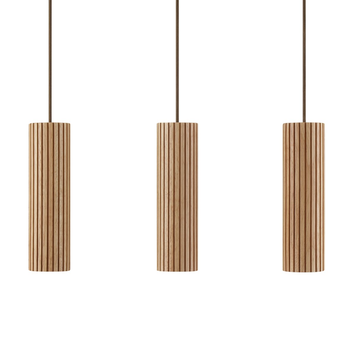Lakewood 50cm Hout hanglamp Van Brilliant - De drie kappen zijn op een rij geplaatst en de hoogte kan tijdens de installatie worden aangepast aan de ruimte en de gewenste plaatsing.