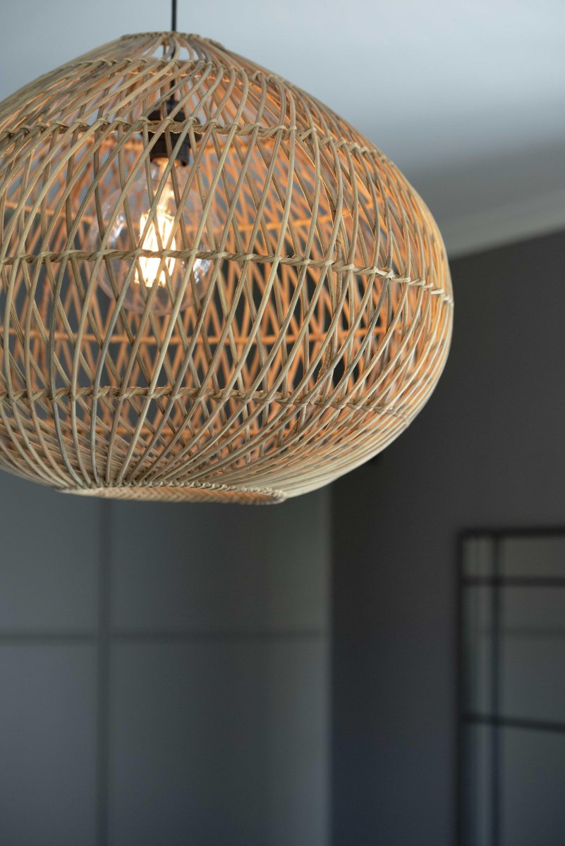 Karen Ø50 Natuur hanglamp Van PR Home - Omdat het van natuurlijke materialen is gemaakt, kunnen er kleine afwijkingen in de maatvoering optreden en kan de kleur in de loop van de tijd veranderen.