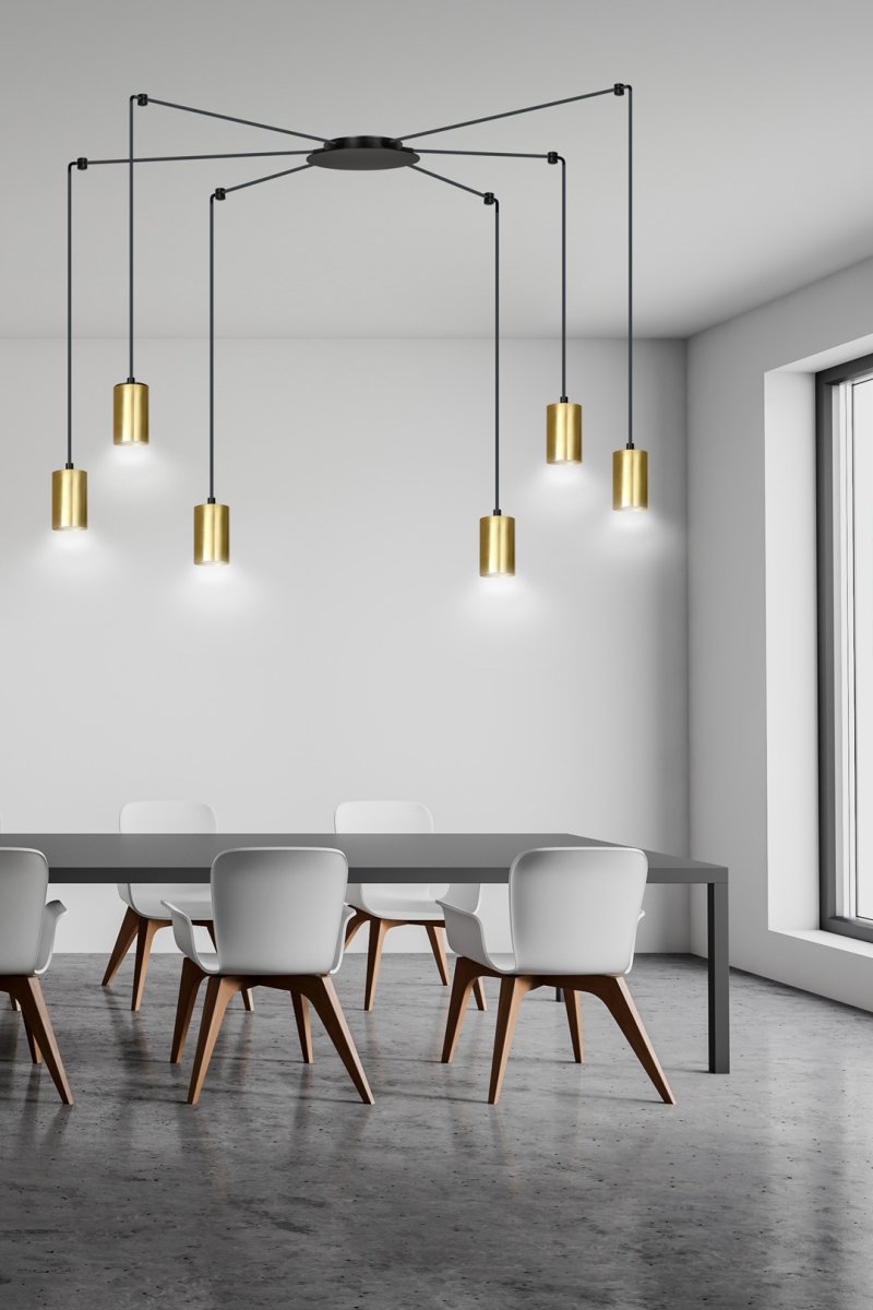 Traker 6 Goud hanglamp Van Emibig Lighting - Traker is een plafondlamp in de vorm van een spin die dankzij de lange buizen veel mogelijkheden biedt.