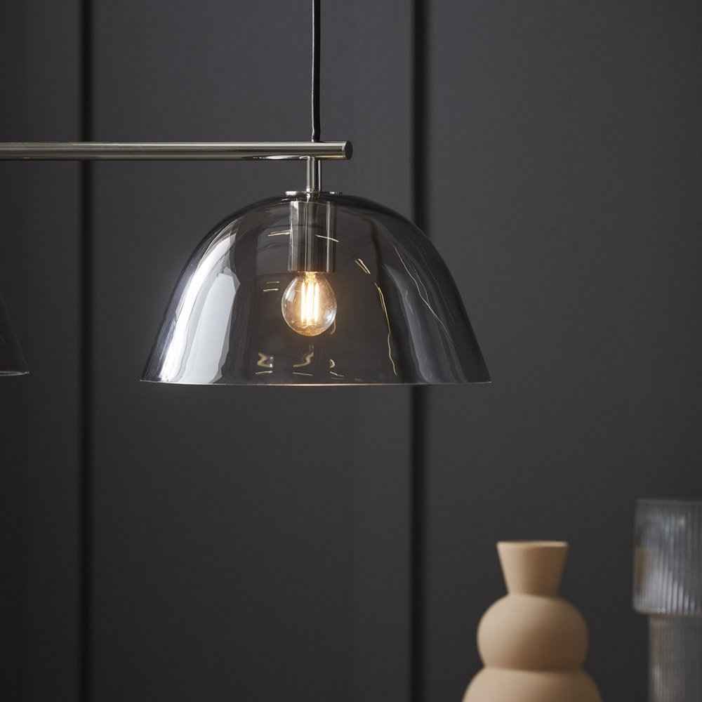 Wendo 70cm Nikkel hanglamp Van CO Bankeryd - De Wendo plafondlamp geeft met zijn kappen van gerookt glas een sprankelend, warm en zacht licht aan de kamer.
