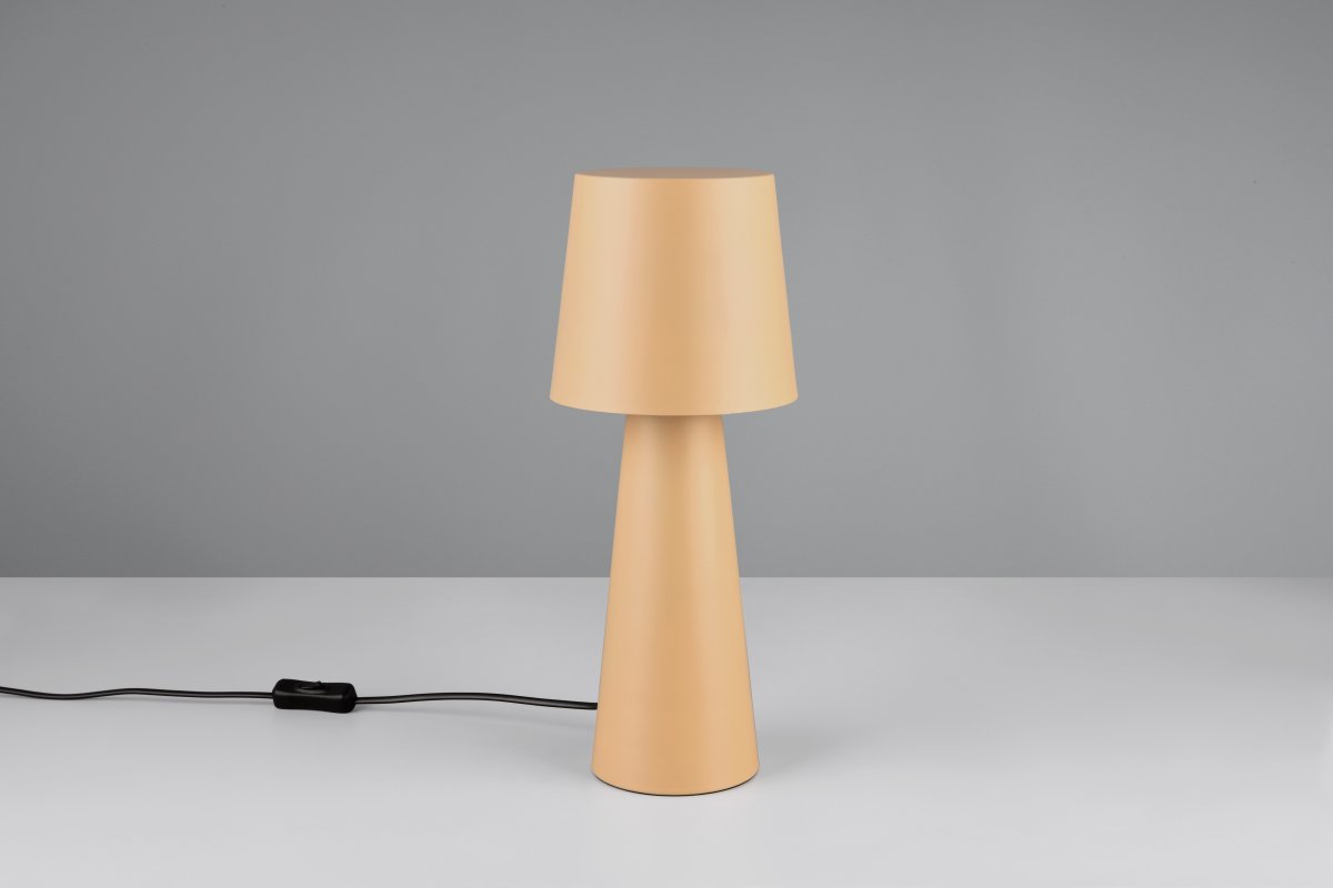 Nubian 40cm Geelbruin tafellamp Van Trio Lighting - Nubian is een perfecte combinatie van design en esthetiek in een mooie geelbruine kleur.