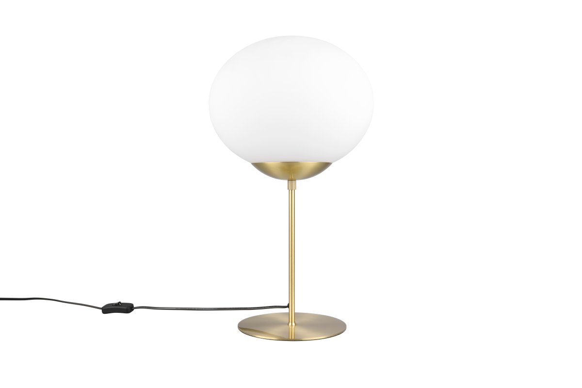 Fomento 52cm Mat messing tafellamp Van Trio Lighting - De combinatie van mat messing en wit glas creëert een gevoel van luxe en verfijning.