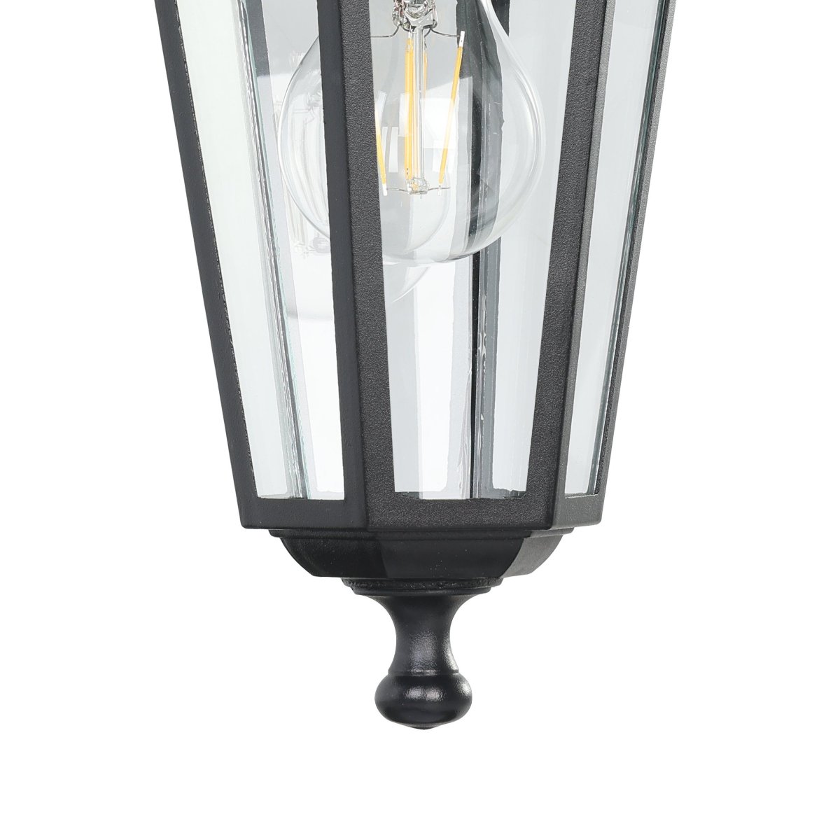 Laterna Zwart buitenlamp Van Eglo - Het heldere glas laat de lichtbron zien en verspreidt een aangenaam en sfeervol licht.