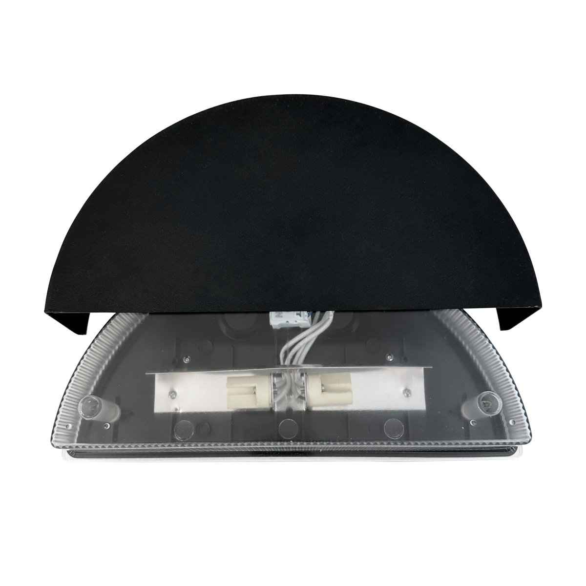 Scott Zwart buitenlamp Van Dyberg Larsen - Het stijlvolle ontwerp past bij veel verschillende gebouwen en muren en zorgt tegelijkertijd voor een aangenaam licht.