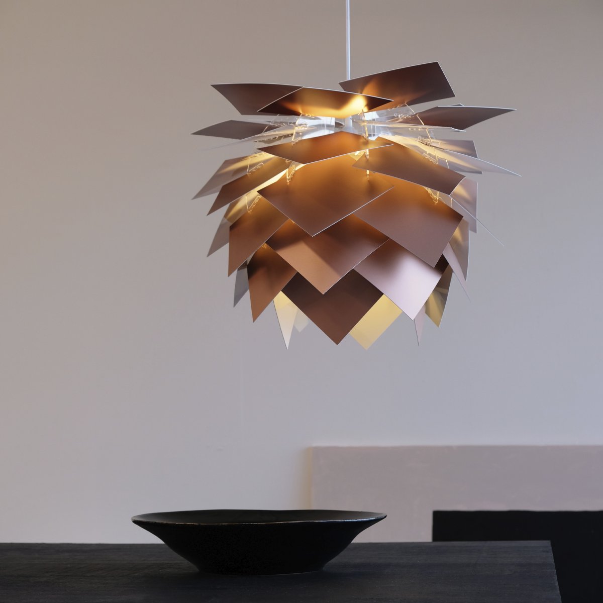 Illumin Ø45 Koper hanglamp Van Dyberg Larsen - Illumin van Dyberg Larsen is een stijlvolle en duurzame lamp die Deens design combineert met functionaliteit en een duurzame mindset.