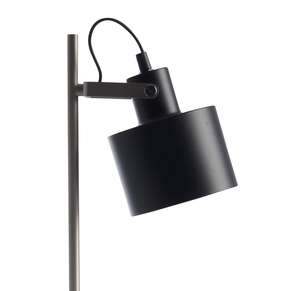Ocean 43cm Zwart bureaulamp Van Dyberg Larsen - Hierdoor is de lamp ideaal voor in de slaapkamer en als indirecte lichtbron in de woonkamer.