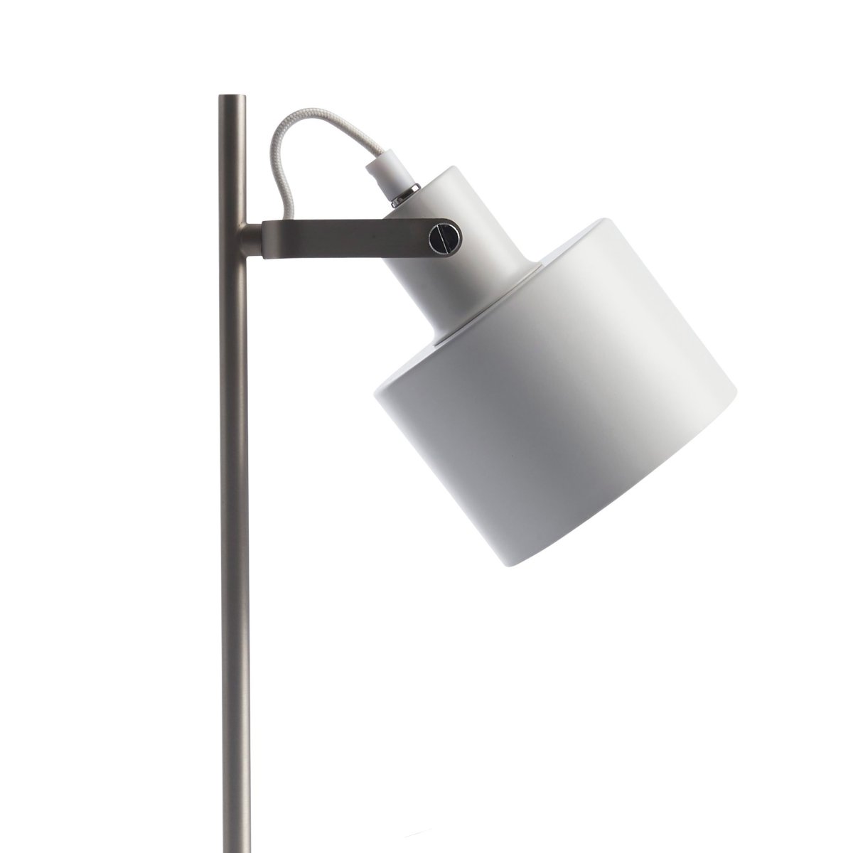 Ocean 43cm Chroom bureaulamp Van Dyberg Larsen - Hierdoor is de lamp ideaal voor in de slaapkamer en als indirecte lichtbron in de woonkamer.