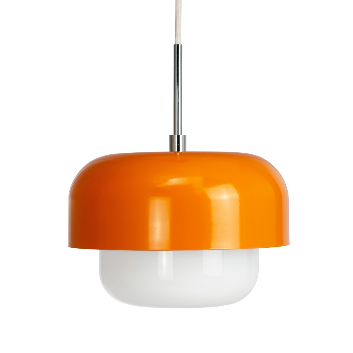 Haipot Ø23 Oranje hanglamp Van Dyberg Larsen - De lamp is ontworpen door de Deen Frank Kerdil en is in samenwerking met styliste Anette Eckmann gekleurd.