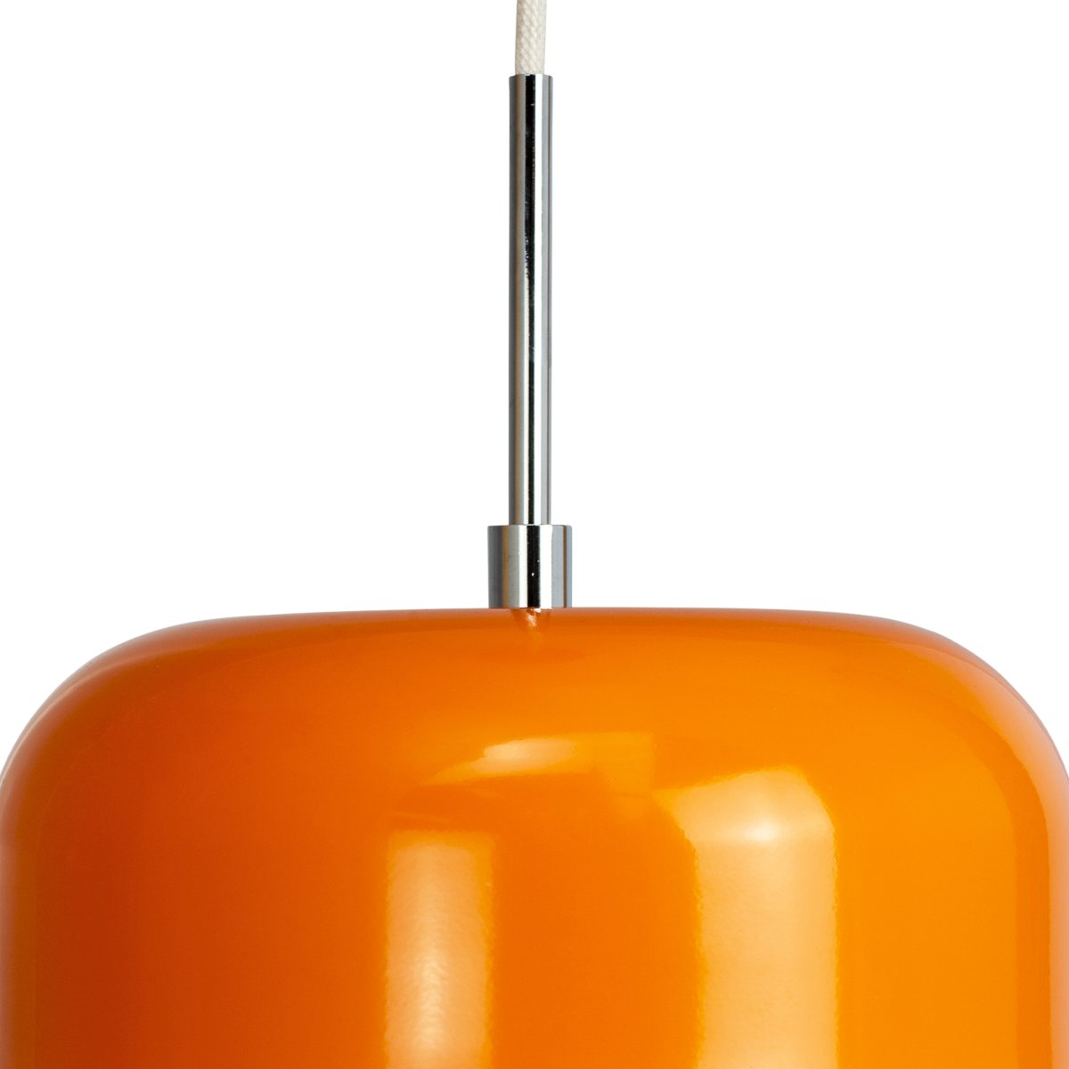 Haipot Ø23 Oranje hanglamp Van Dyberg Larsen - De lamp is ontworpen door de Deen Frank Kerdil en is in samenwerking met styliste Anette Eckmann gekleurd.