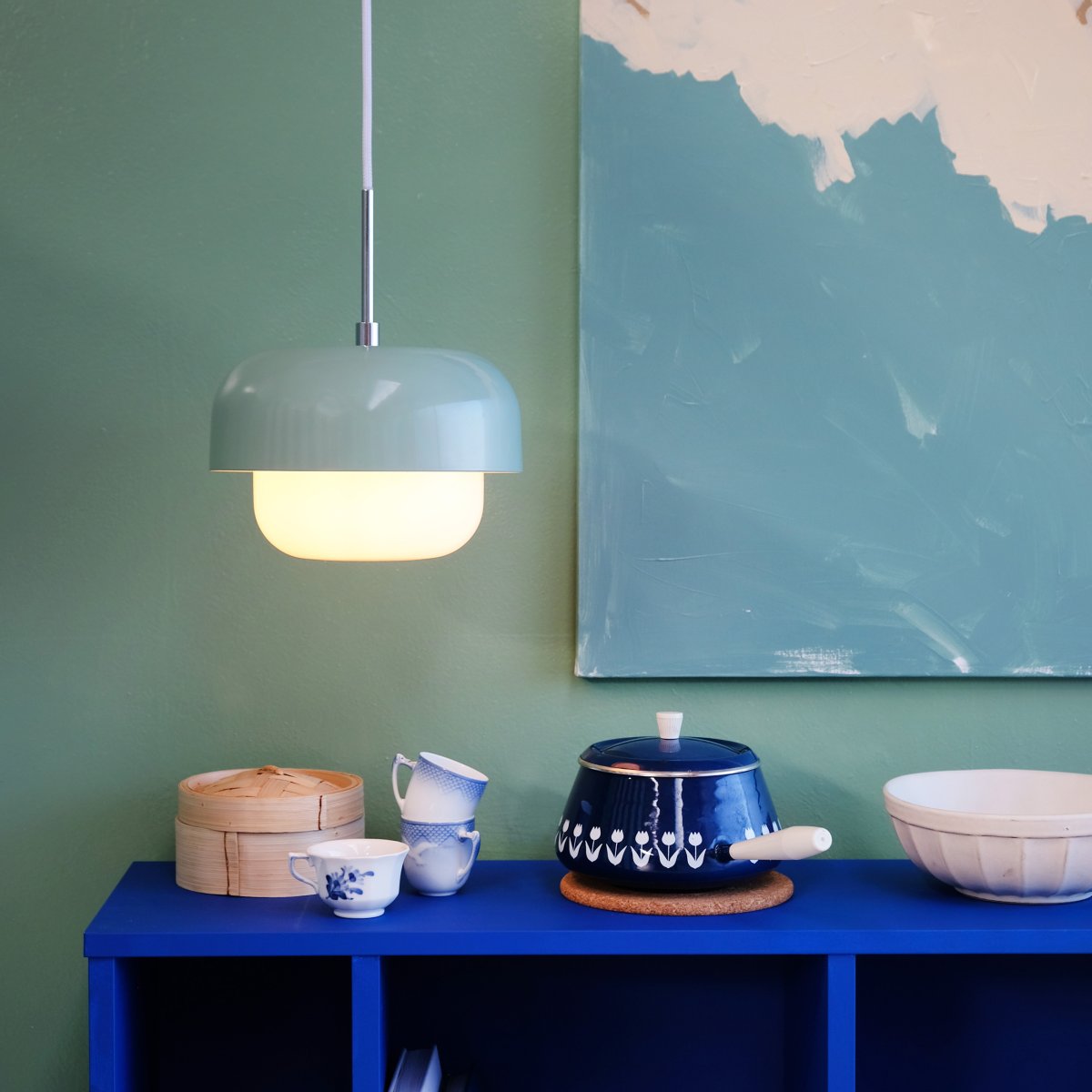 Haipot Ø23 Munt hanglamp Van Dyberg Larsen - De lamp is ontworpen door de Deen Frank Kerdil en is in samenwerking met styliste Anette Eckmann gekleurd.