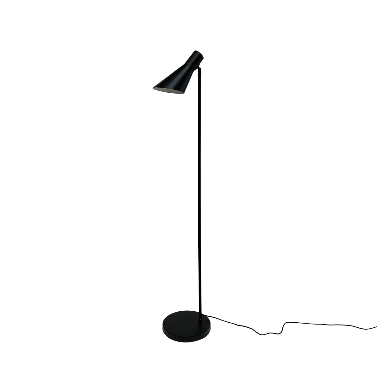 Denver Zwart vloerlamp Van Dyberg Larsen - Denver is een stijlvolle verlichtingscollectie van Dyberg Larsen, ontworpen voor wie op zoek is naar een eenvoudige lamp met een klassieke uitstraling.