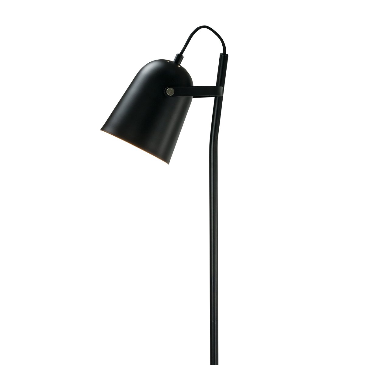 Oslo Zwart vloerlamp Van Dyberg Larsen - Met zijn strakke, matzwarte design en verstelbare lampenkap creëert Oslo een aangenaam lichtpunt dat perfect past in de woonkamer, bij de leesstoel of in de slaapkamer.