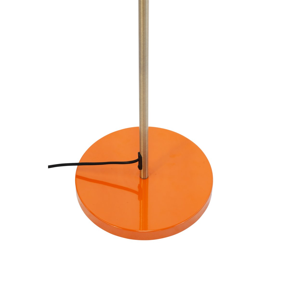 Ocean Oranje vloerlamp Van Dyberg Larsen - De Ocean vloerlamp van Dyberg Larsen is een door de jaren 50 geïnspireerde lamp met een charmant retrodesign en een modern tintje.