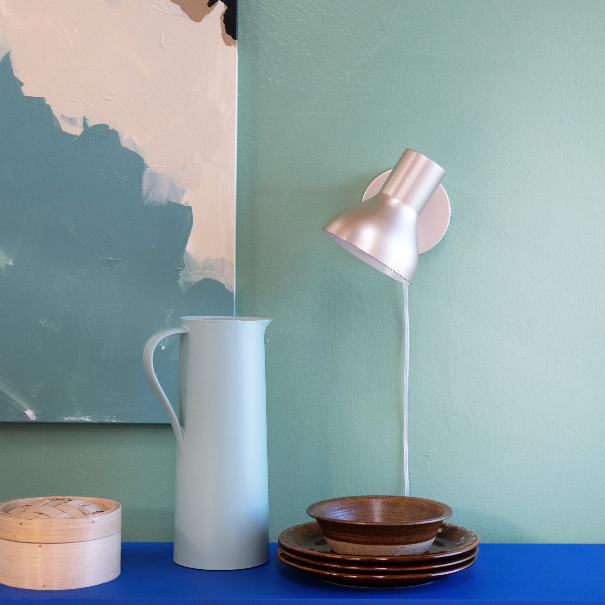 Bob Beige leeslamp Van Dyberg Larsen - Bob &auml;r det perfekta valet f&ouml;r det moderna hemmet och kombinerar stilren design med funktionalitet.