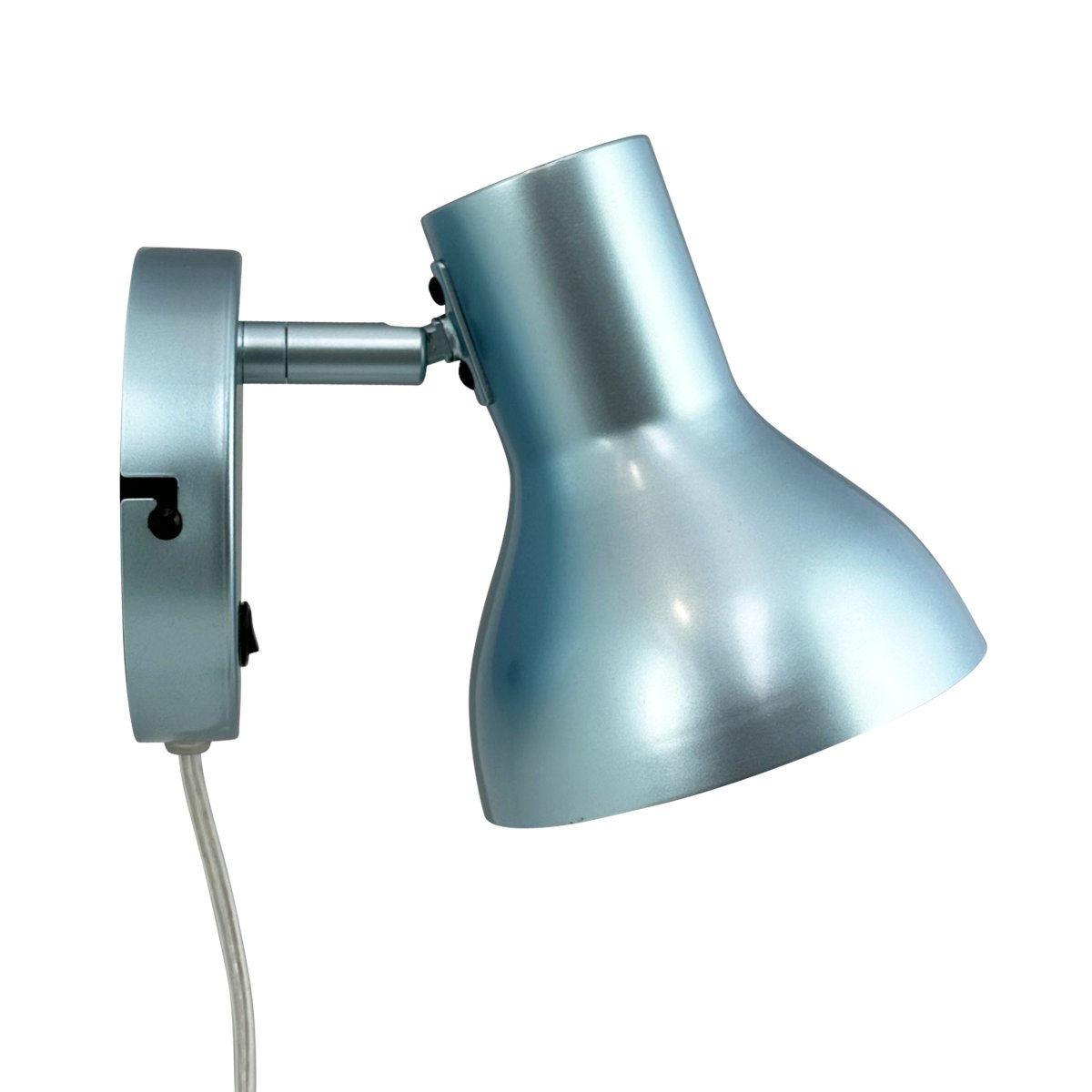 Bob Blauw leeslamp Van Dyberg Larsen - Bob &auml;r det perfekta valet f&ouml;r det moderna hemmet och kombinerar stilren design med funktionalitet.