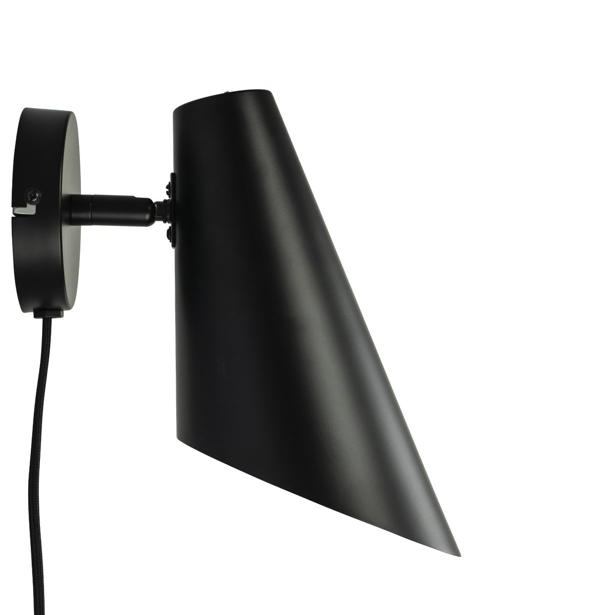 Cale 25cm Zwart wandlamp Van Dyberg Larsen - De wandlamp in matzwart metaal en de lampenkop die vrij kan draaien, is ideaal als leeslamp in de slaapkamer.