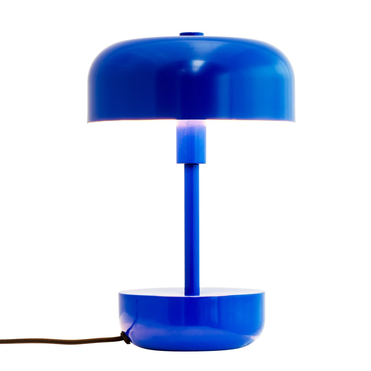 Haipot 25cm Blauw tafellamp Van Dyberg Larsen - De Haipot-serie is verkrijgbaar in zowel stijlvolle als levendige tinten en zorgt voor een opvallende uitstraling en een modern kamerthema.