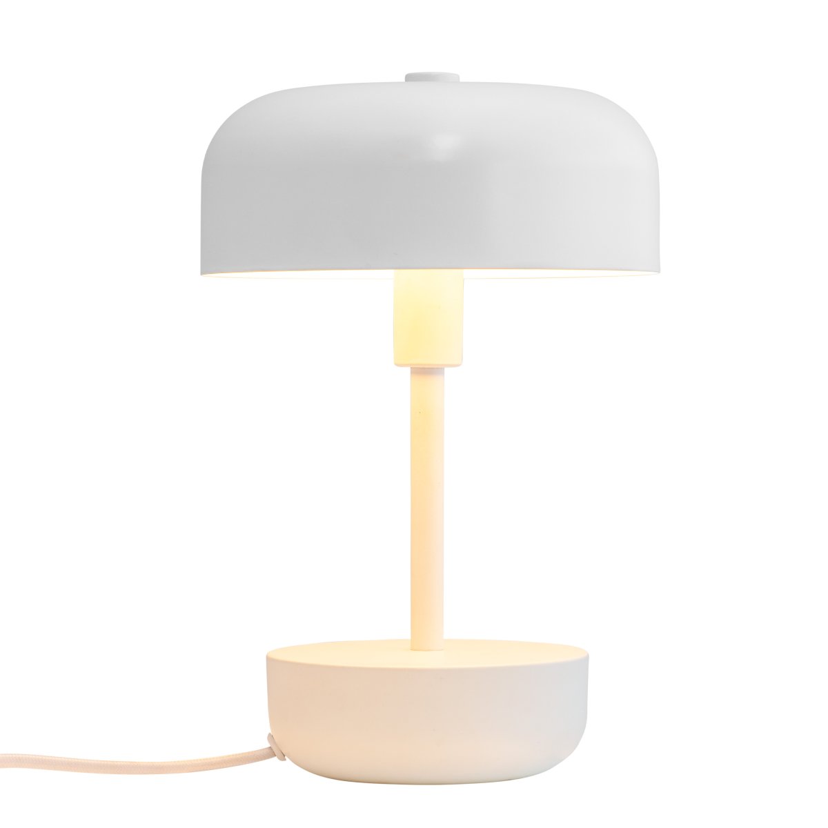 Haipot 25cm Wit tafellamp Van Dyberg Larsen - De Haipot-serie is verkrijgbaar in zowel stijlvolle als levendige tinten en zorgt voor een opvallende uitstraling en een modern kamerthema.