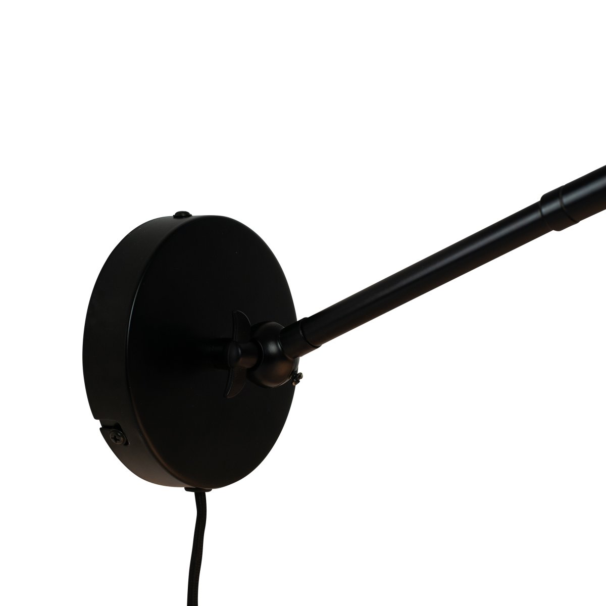 Futura 43cm Zwart wandlamp Van Dyberg Larsen - Gemaakt van metaal met een zwarte buitenkant en een witte binnenkant, wat zorgt voor een minimalistische look.