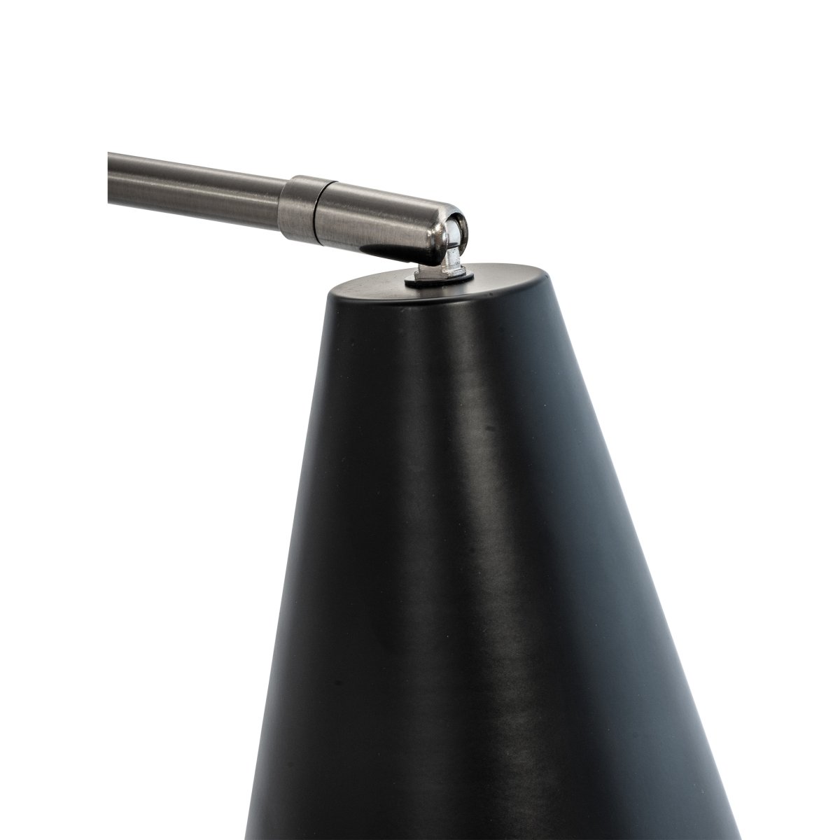 Oswald Geborsteld staal leeslamp Van Dyberg Larsen - De serie bestaat uit een tafellamp, staande lamp en wandlamp, wat zorgt voor een uniforme uitstraling in het hele huis.