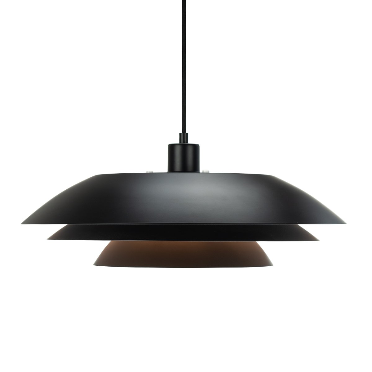 DL45 Ø45 Zwart hanglamp Van Dyberg Larsen - De DL45 hanglamp in matzwart metaal past perfect in grotere en meer open ruimtes waar de lamp een centraal onderdeel van het interieur wordt.