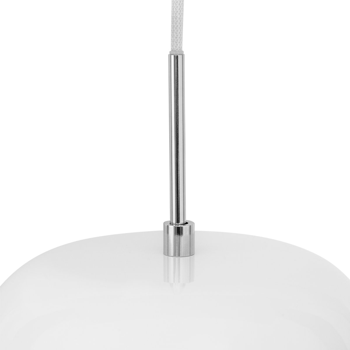 Haipot Ø23 Wit hanglamp Van Dyberg Larsen - De Haipot lamp heeft een elegante lampenkap van opaalglas en een kap van wit metaal.