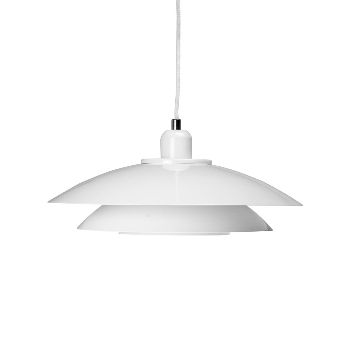 Kaje Ø40 Wit hanglamp Van Dyberg Larsen - Het past in elk huis en zorgt voor een aangenaam en functioneel licht.