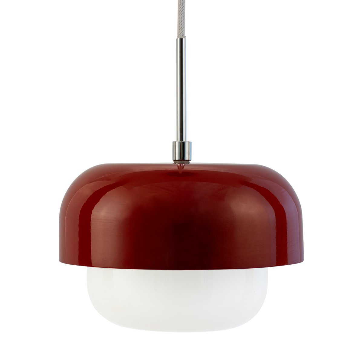 Haipot Ø23 Donkerrood hanglamp Van Dyberg Larsen - De Haipot lamp heeft een elegante lampenkap van opaalglas en een kap van gedempt rood metaal.