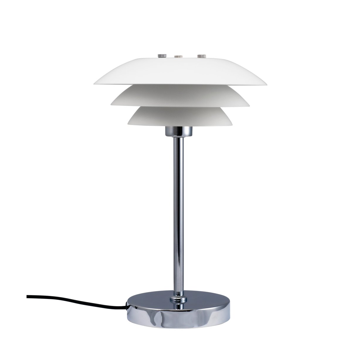 DL20 30cm Wit tafellamp Van Dyberg Larsen - De DL20 tafellamp met chromen metalen voet en witte metalen kappen is een elegante lamp die perfect past.