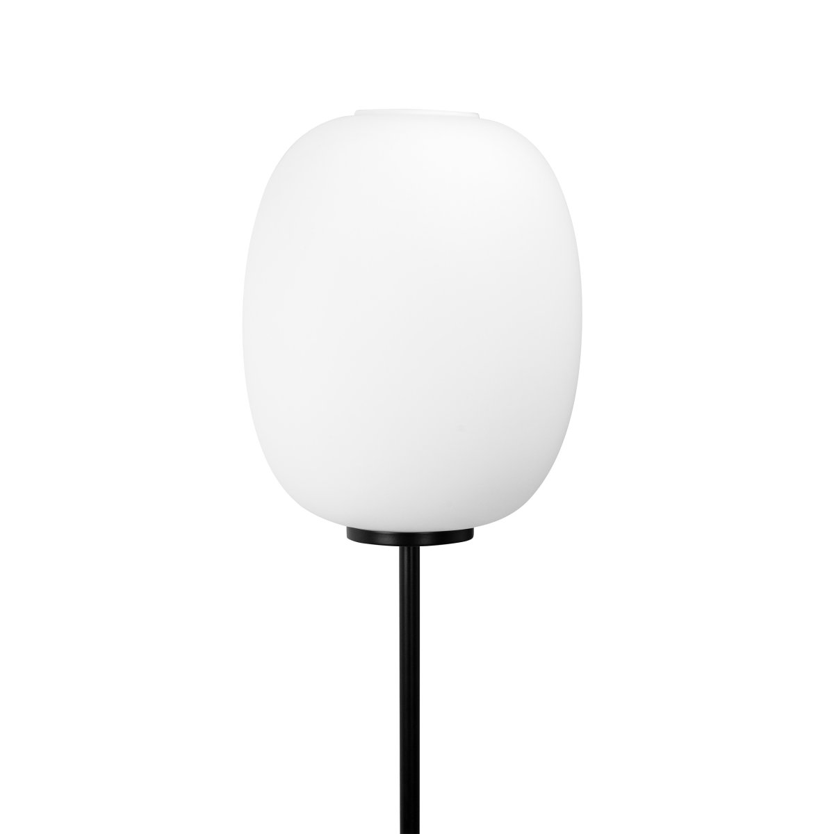 DL39 Zwart vloerlamp Van Dyberg Larsen - De DL39 vloerlamp is een unieke en opwindende lamp met een harmonieus en eenvoudig ontwerp geïnspireerd op klassieke minimalistische lijnen.