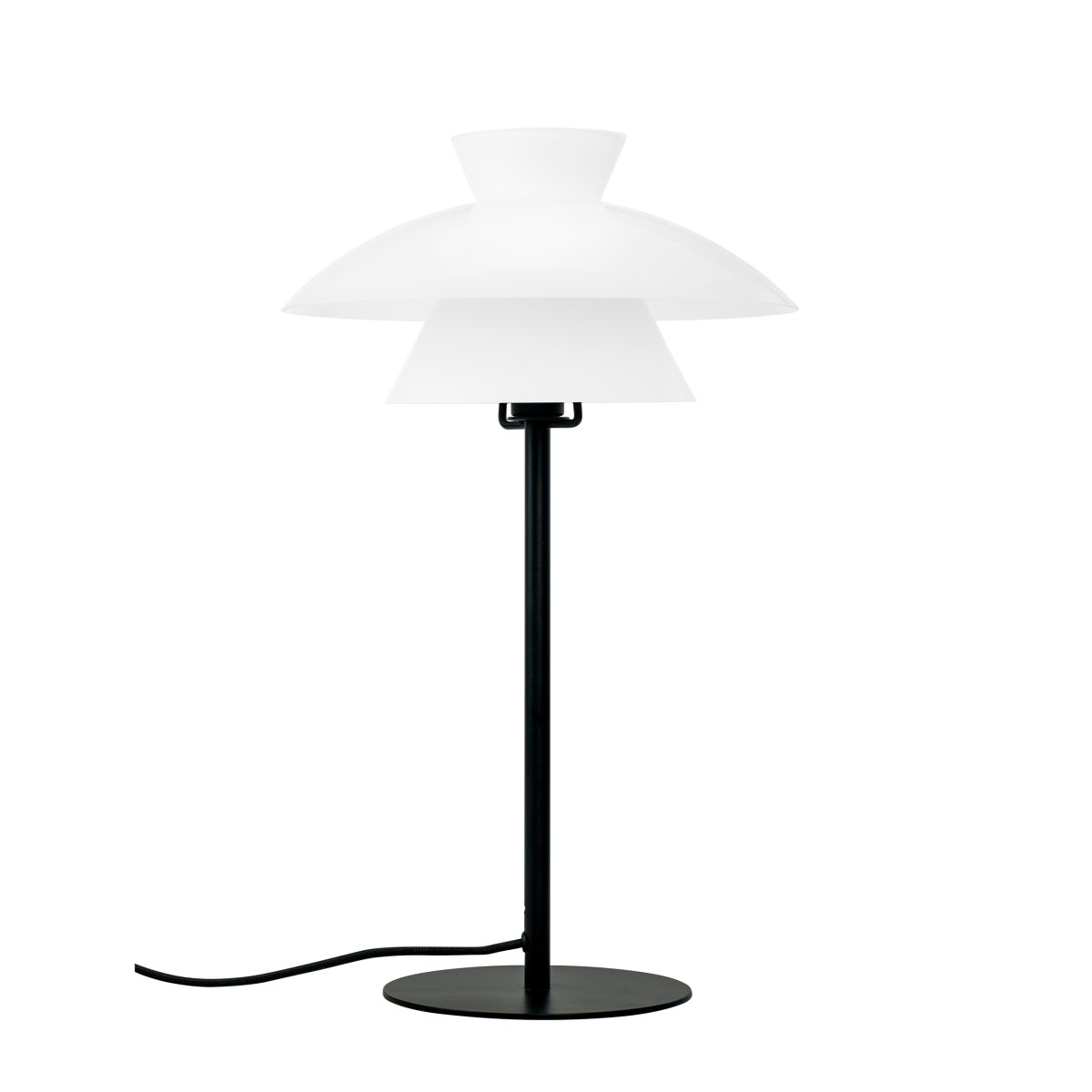 Valby 40cm Zwart tafellamp Van Dyberg Larsen - Het zwarte metaal in combinatie met de opaalglazen kappen creëert een mooi lichtpatroon in de kamer zonder te verblinden.