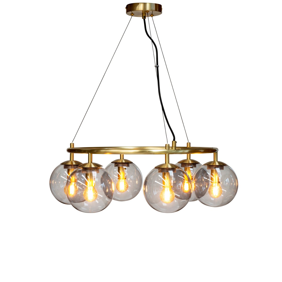 Como Ø65 Messing hanglamp Van Dyberg Larsen - Het messingkleurige frame van de lamp geeft een luxe uitstraling en is daardoor een perfecte aanvulling boven de eettafel of in de woonkamer.