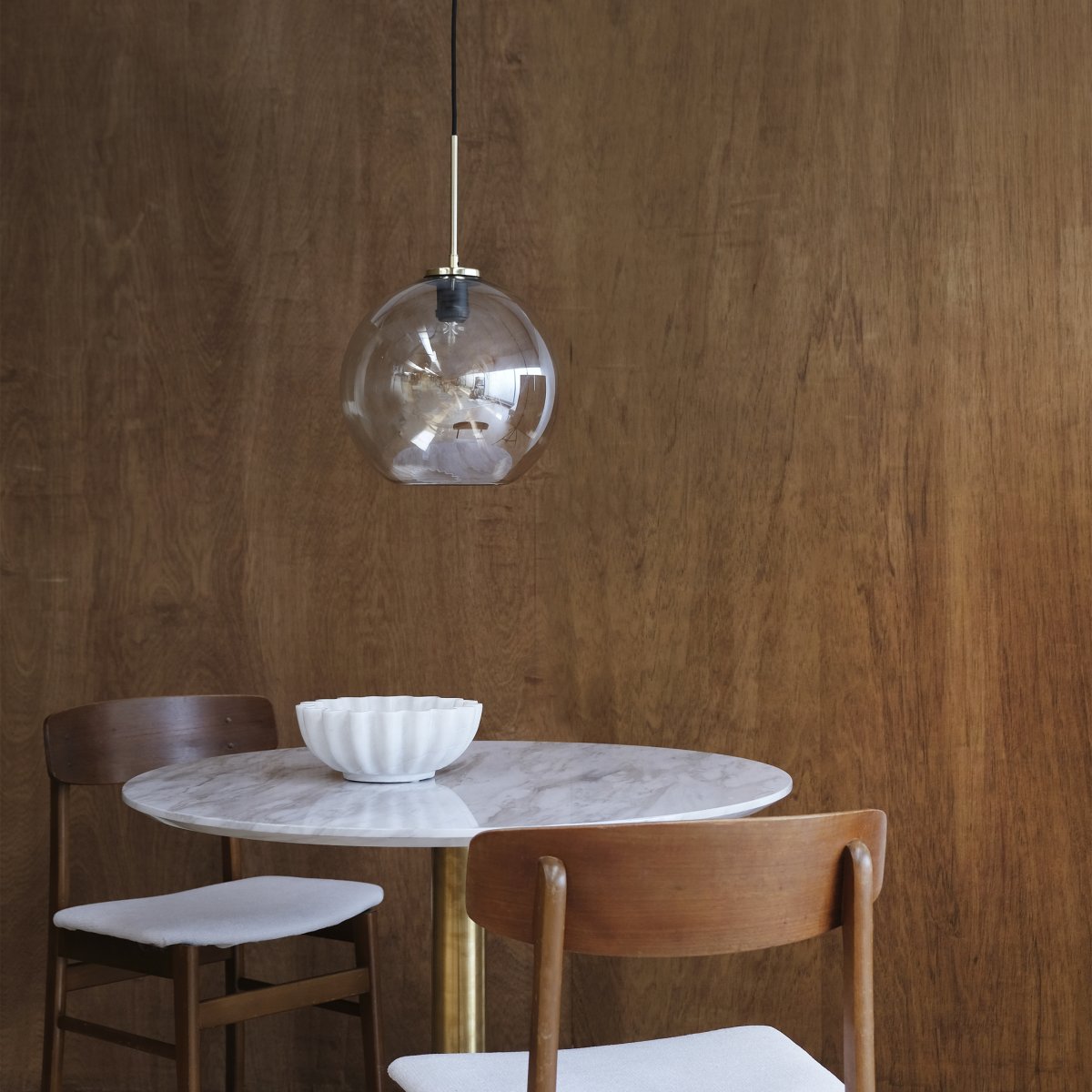 Loop Ø30 Messing hanglamp Van Dyberg Larsen - De Loop hanglamp is een elegante en stijlvolle plafondlamp die een gezellige sfeer aan uw huis toevoegt.