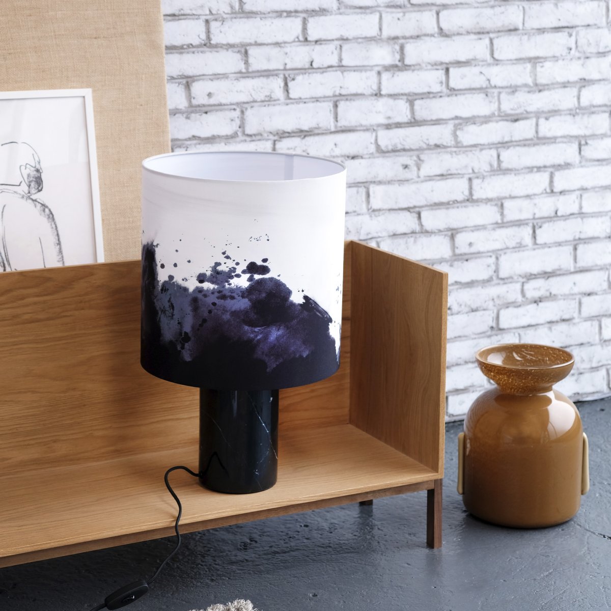 Molly 50cm Marmer tafellamp Van Dyberg Larsen - Molly is een unieke tafellamp met een modern design.
