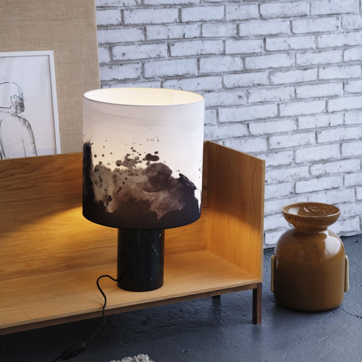 Molly 50cm Marmer tafellamp Van Dyberg Larsen - Molly is een unieke tafellamp met een modern design.