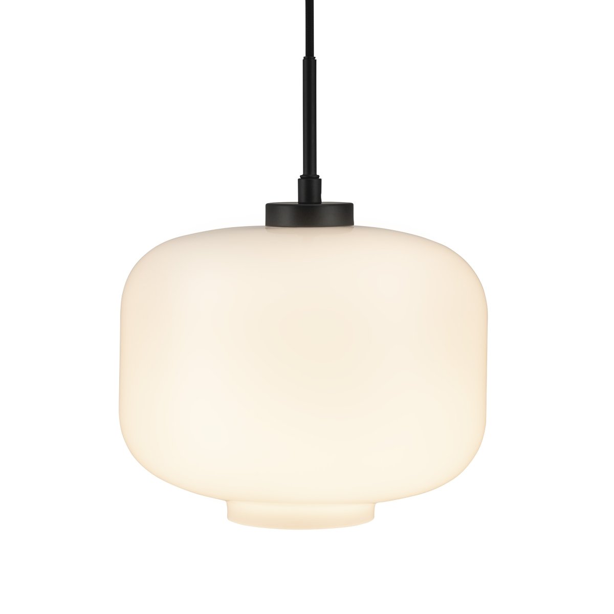 Arp Ø25 Opaal hanglamp Van Dyberg Larsen - De ARP plafondlamp in opaalwit glas is een klassiek model dat in elke omgeving past, zowel modern als klassiek.
