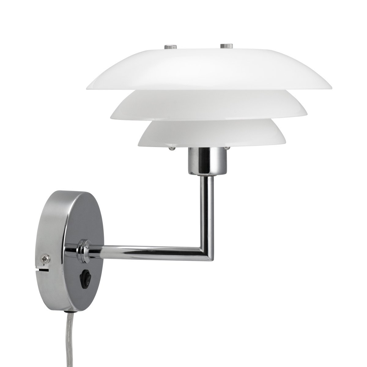 DL20 Chroom wandlamp Van Dyberg Larsen - De DL20 wandlamp heeft een klassiek en eenvoudig design met drie kappen die een mooi en schitteringsvrij licht cre&euml;ren.