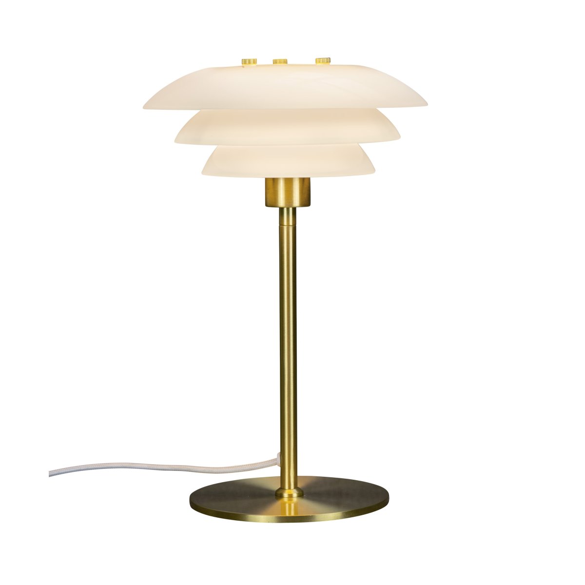 DL20 30cm Messing tafellamp Van Dyberg Larsen - De DL20 tafellamp in opaalglas en messing heeft een exclusief en luxueus design dat er niet alleen prachtig uitziet, maar ook zorgt voor een aangename verlichting van de kamer en de perfecte sfeer cre&euml;ert voor alle gelegenheden.