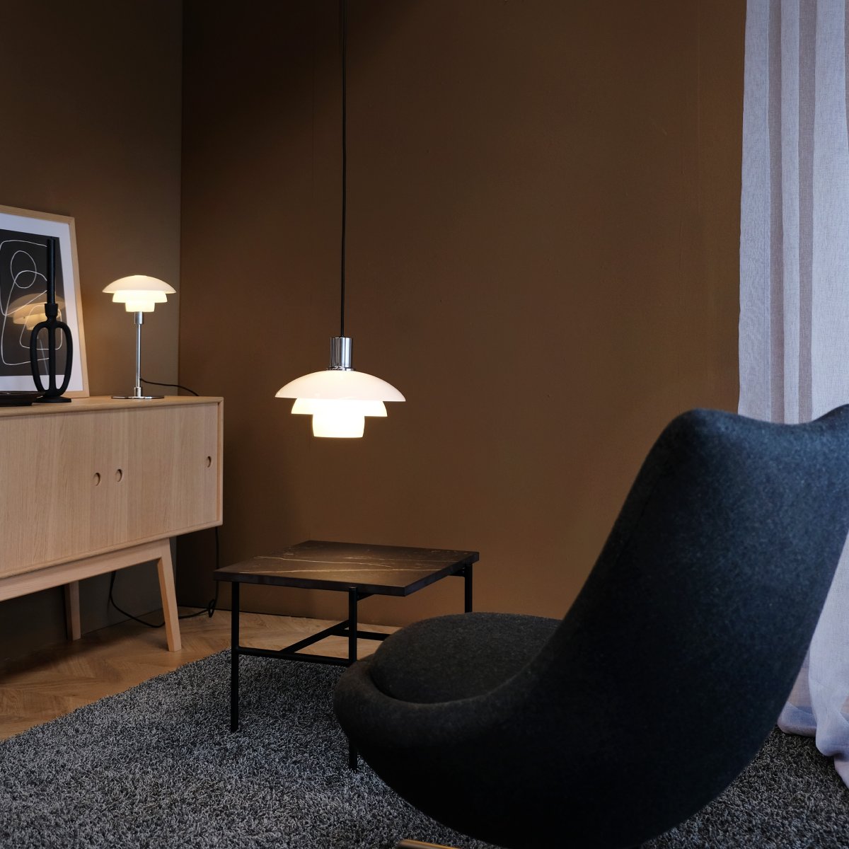 Morph Ø20 Opaal hanglamp Van Dyberg Larsen - De Morph verlichtingscollectie is ontworpen door de bekende Deense ontwerper Frank Kerdil en combineert elegantie en functionaliteit.