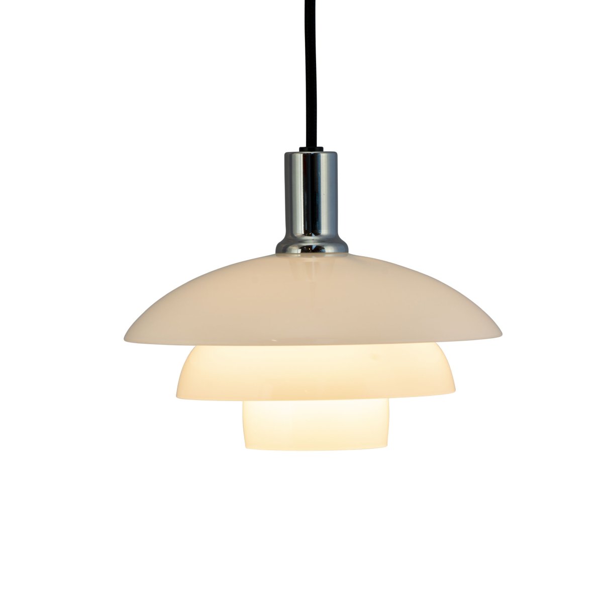 Morph Ø20 Opaal hanglamp Van Dyberg Larsen - De Morph verlichtingscollectie is ontworpen door de bekende Deense ontwerper Frank Kerdil en combineert elegantie en functionaliteit.