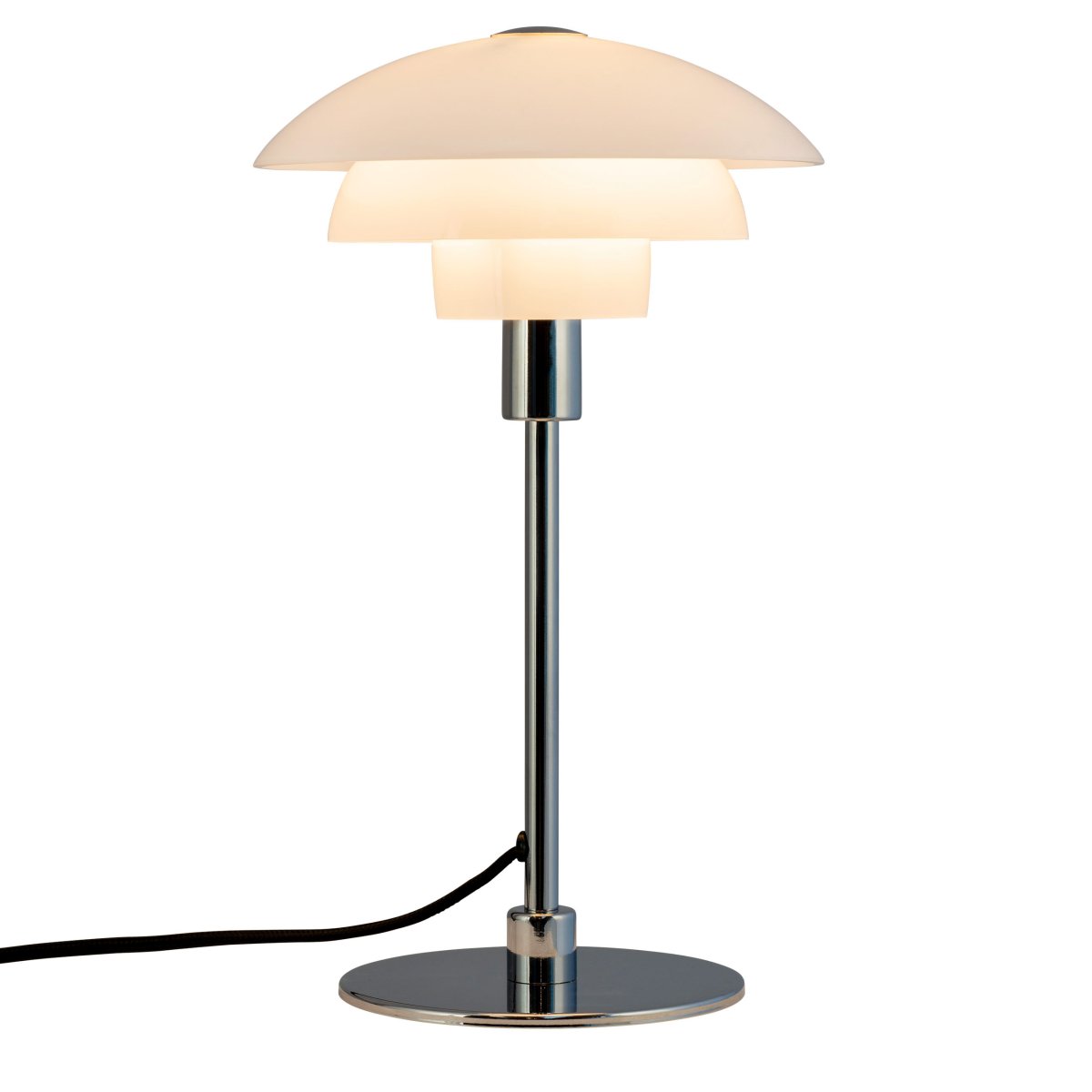 Morph 35cm Opaal tafellamp Van Dyberg Larsen - Goed om te weten bij het monteren van de lamp: De bovenste kap wordt als laatste gemonteerd, daarna moet de voet worden bevestigd.