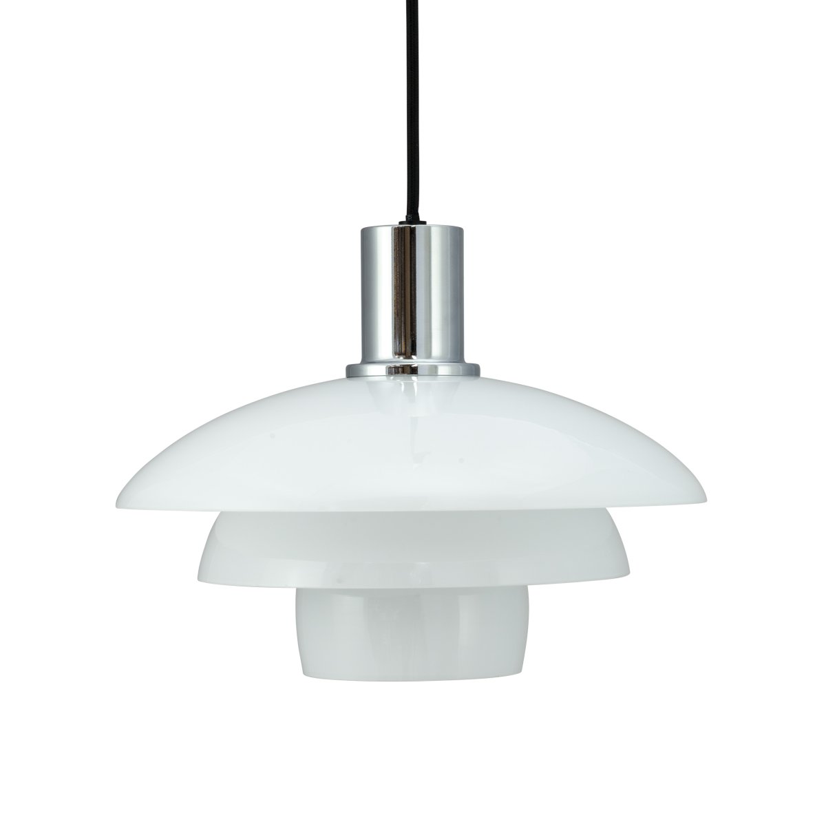 Morph Ø28 Opaal hanglamp Van Dyberg Larsen - Deze prachtige hanglamp van het Deense Dyberg Larsen zorgt voor een klassieke en stijlvolle Scandinavische sfeer in veel kamers in huis.