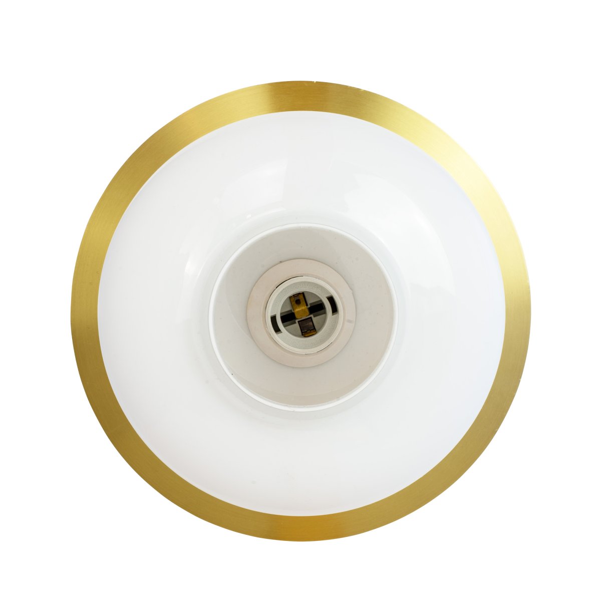 Arp Ø25 Messing plafondlamp Van Dyberg Larsen - De lamp hangt dicht bij het plafond en de messingkleurige plaat cre&euml;ert een elegante overgang tussen plafond en glas.