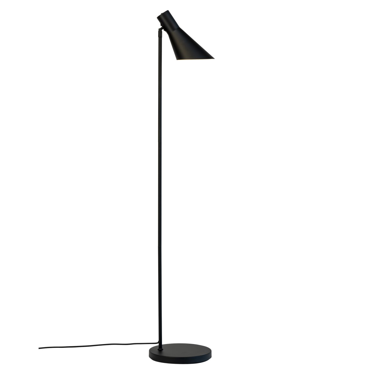 DL12 Zwart vloerlamp Van Dyberg Larsen - Deze lamp combineert klassiek design met functionele verlichting en is perfect als leeslamp in de woonkamer, voor verlichting in de slaapkamer of voor het verlichten van donkere hoeken.