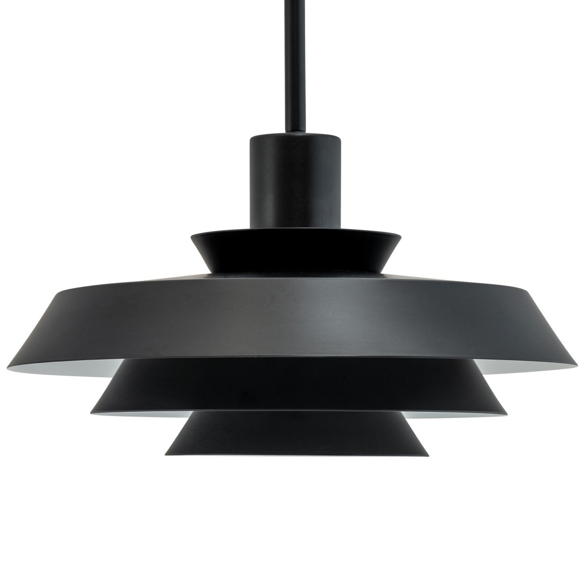 DL30 Ø30 Zwart hanglamp Van Dyberg Larsen - Upgrade uw verlichting boven de eettafel, in de keuken, hal of een andere kamer en geniet van Scandinavisch minimalisme en een warm, gezellig licht met de DL30 hanglamp.