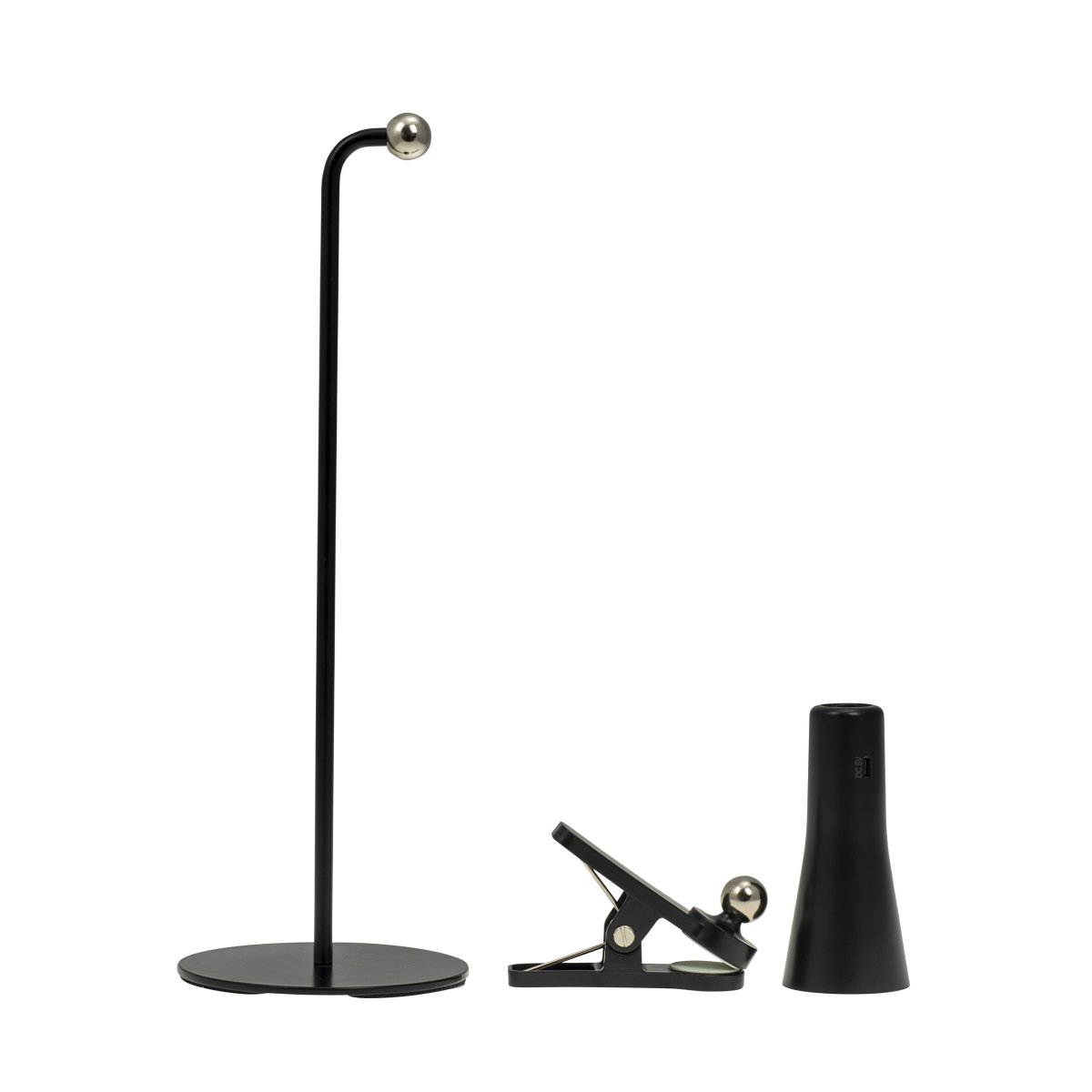 4 In One 38cm Zwart bureaulamp Van Dyberg Larsen - Het bestaat uit een lampenvoet, een lampenkop, een klem en een kleine fitting.