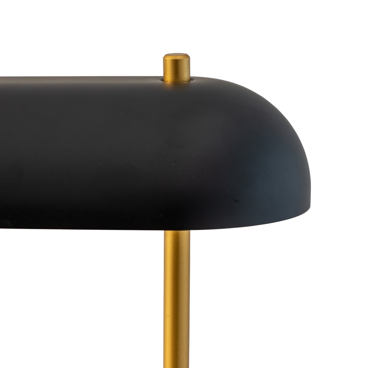 Arch 36cm Messing tafellamp Van Dyberg Larsen - De Arch tafellamp is een ode aan eenvoud en kwaliteit - een combinatie van Deens design en functionaliteit.