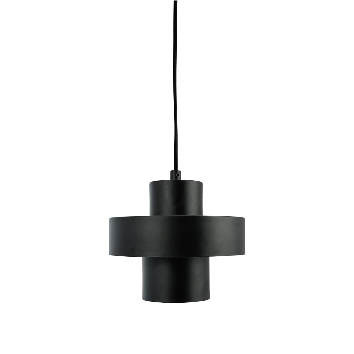 Stoke Ø20 Zwart hanglamp Van Dyberg Larsen - Afhankelijk van de kleurkeuze en de plaatsing kan de lamp zowel als sculpturaal interieurdetail als lichtpunt fungeren, ongeacht of deze boven de keukentafel, op het bureau of in de woonkamer en slaapkamer wordt geplaatst.