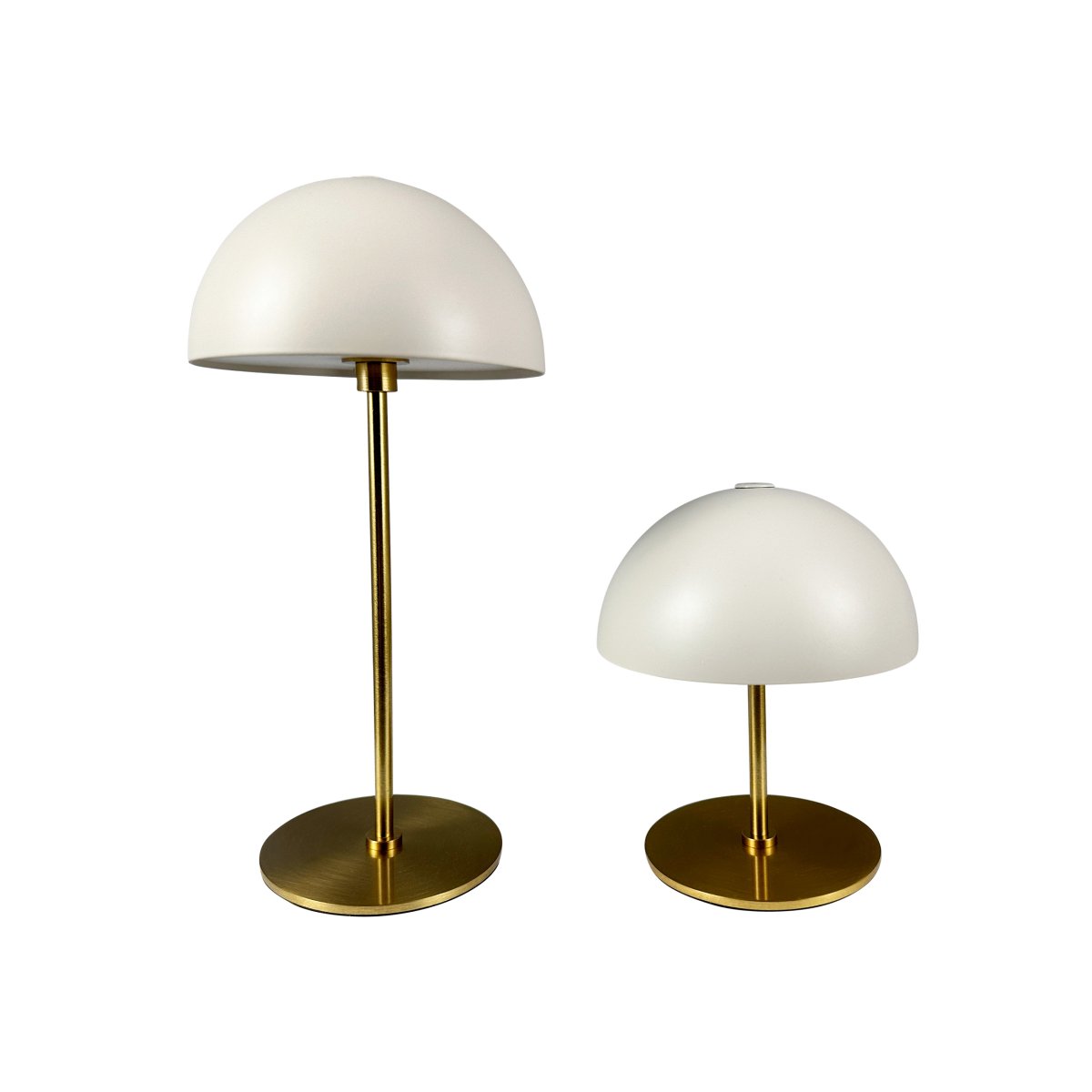 Along set 20cm Beige Draagbare Van Dyberg Larsen - Deze draadloze lampen zijn gemaakt van messing met gekleurde metalen lampenkappen en bieden drie helderheidsniveaus zonder schittering.