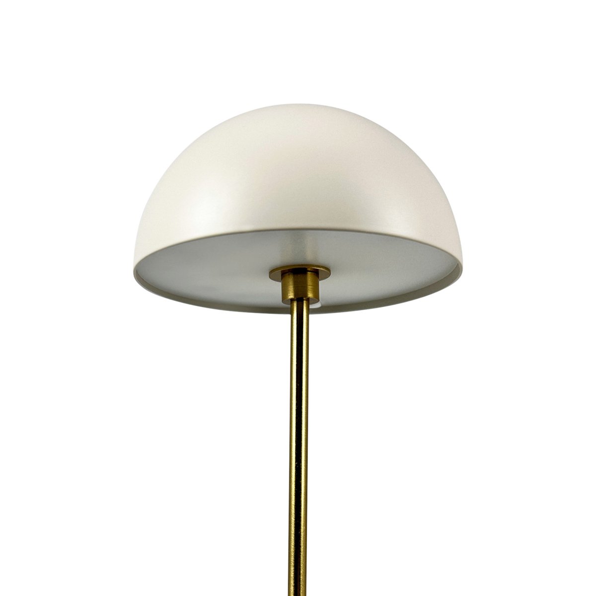 Along set 20cm Beige Draagbare Van Dyberg Larsen - Deze draadloze lampen zijn gemaakt van messing met gekleurde metalen lampenkappen en bieden drie helderheidsniveaus zonder schittering.